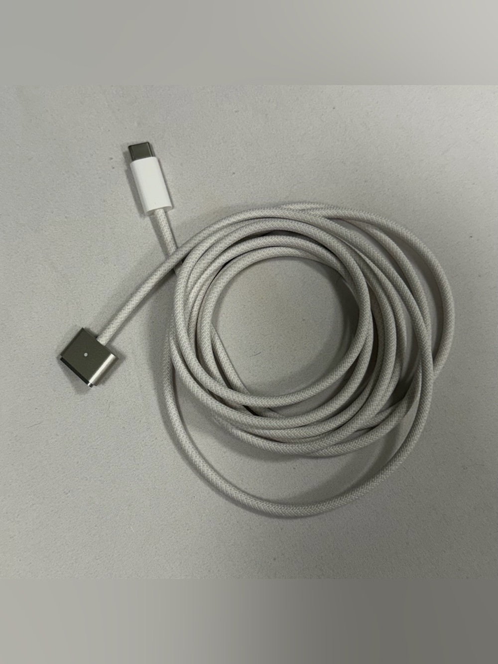 Apple USB-C to MagSafe 3 Cable (2m) - Starlight